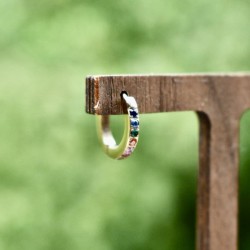 Boucles d’oreilles petite créole dorée avec brillants